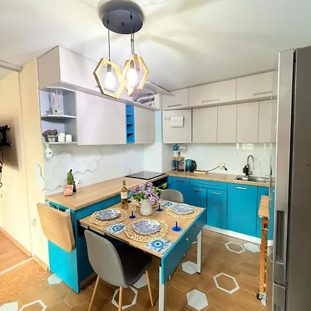 Apartmán Sunny Cozy With King Bed, 2 Toilets, Fast Wifi, Walk To Center *